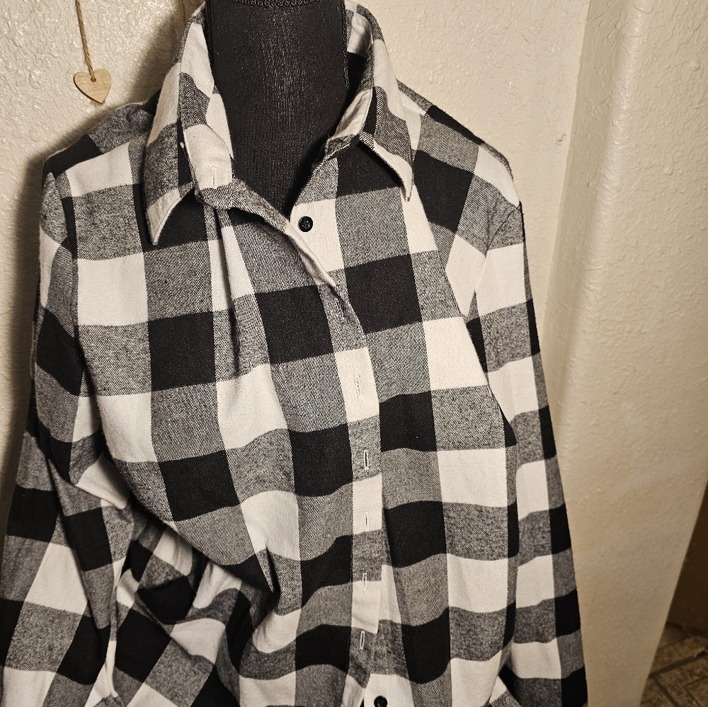 Haute Edition Women's Long Button Down Flannel Tunic Shirt  white Size 2x